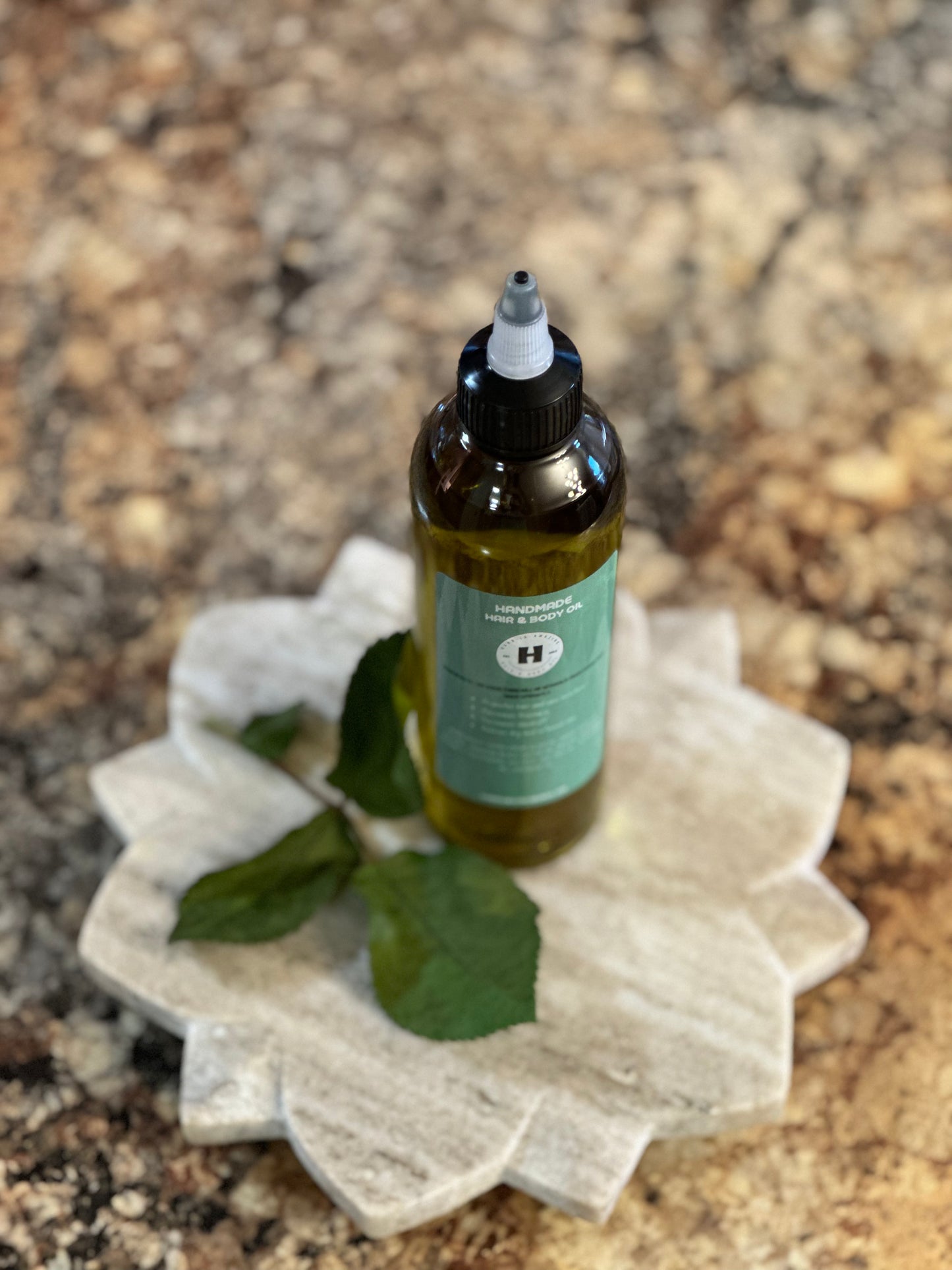 Oil Blend for Hair & Body-Unisex. Aromatic with Vitamin E, Lavender, and Peppermint.